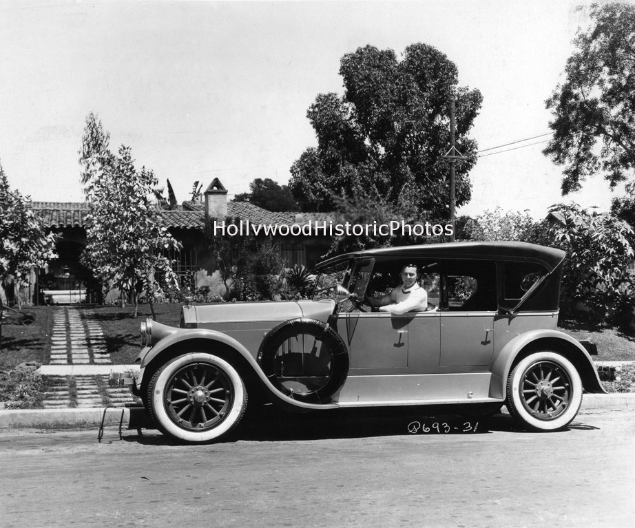 Villa Primavera 1308 Harper Ave Fountain Ave 1926 Wm Collier Pierce Arrow.jpg